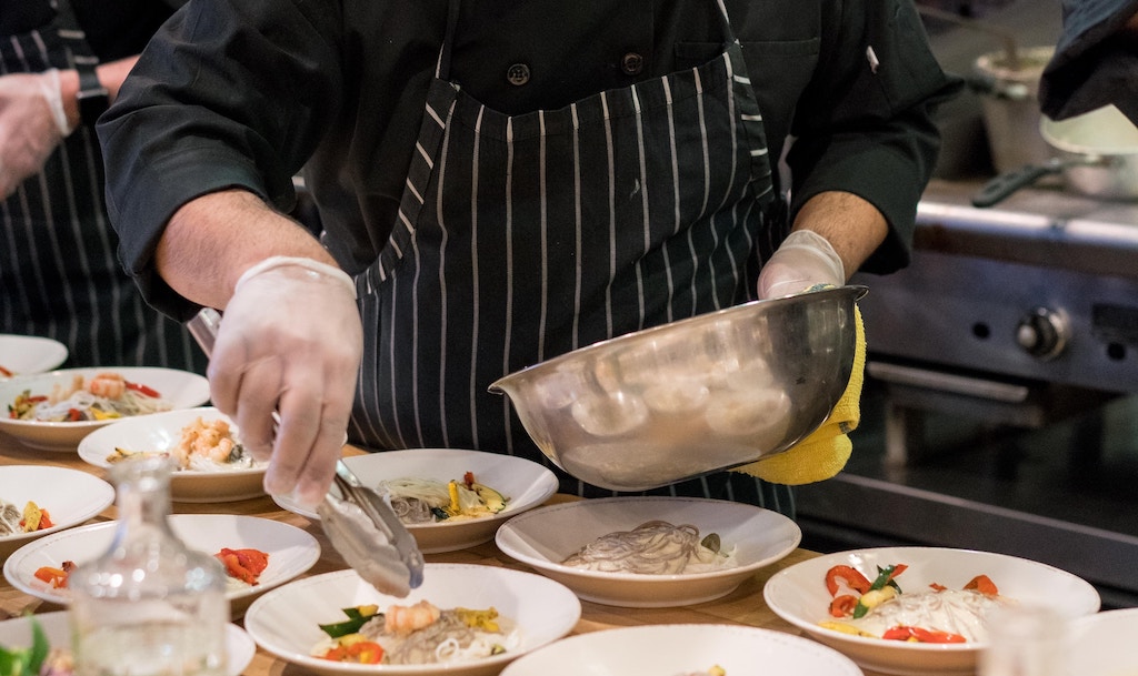 https://totalknifecare.com.au/wp-content/uploads/2023/09/1024x575_chef-in-kitchen.jpeg